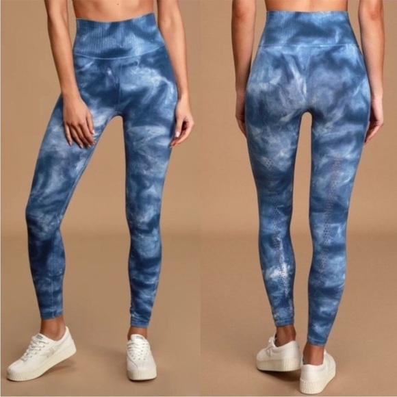 Free People Movement Good Karma blue Tie Dye 7/8 Leggings size medium / large - Picture 1 of 9